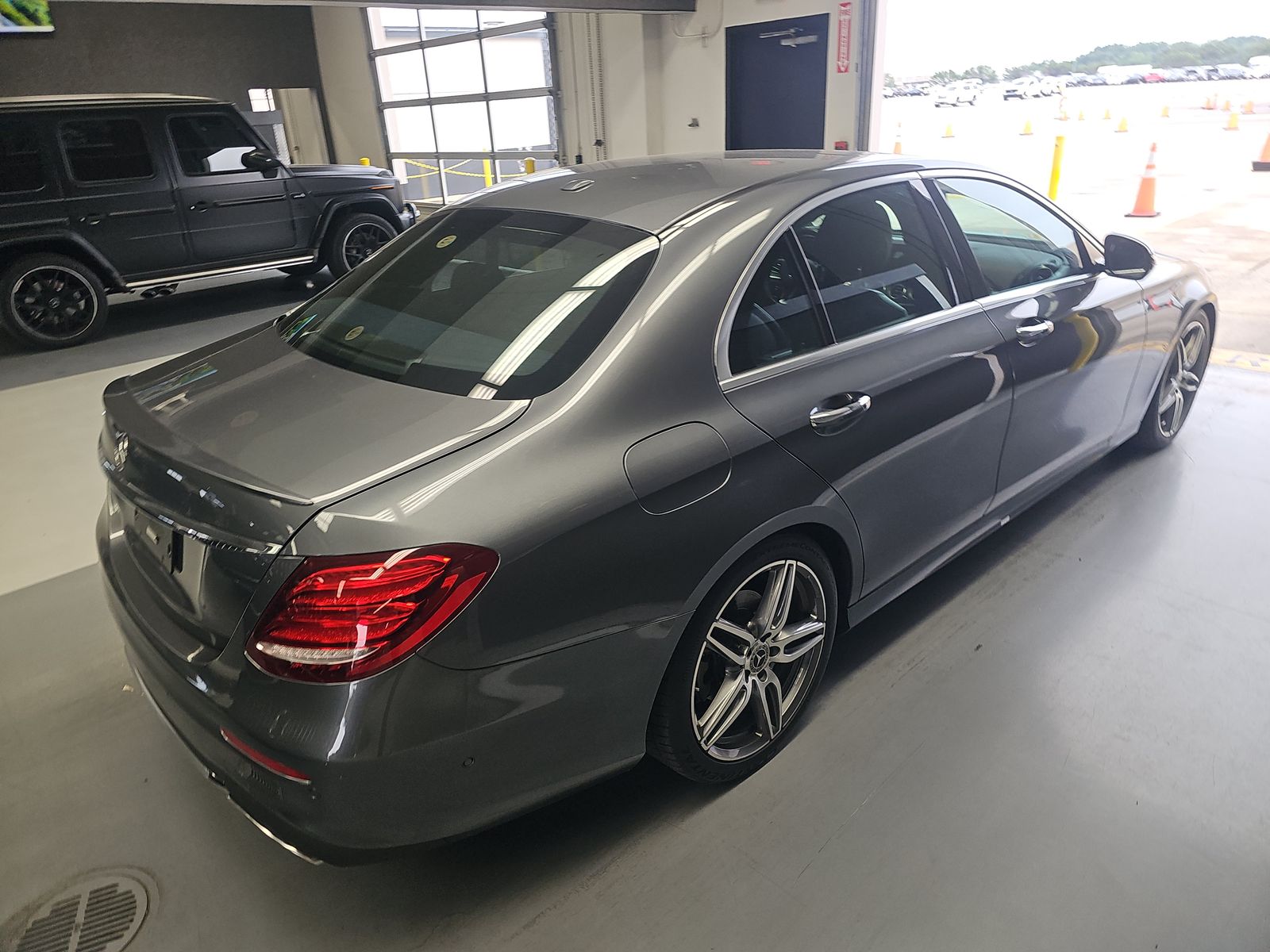 MERCEDES-BENZ E-CLASS - 5