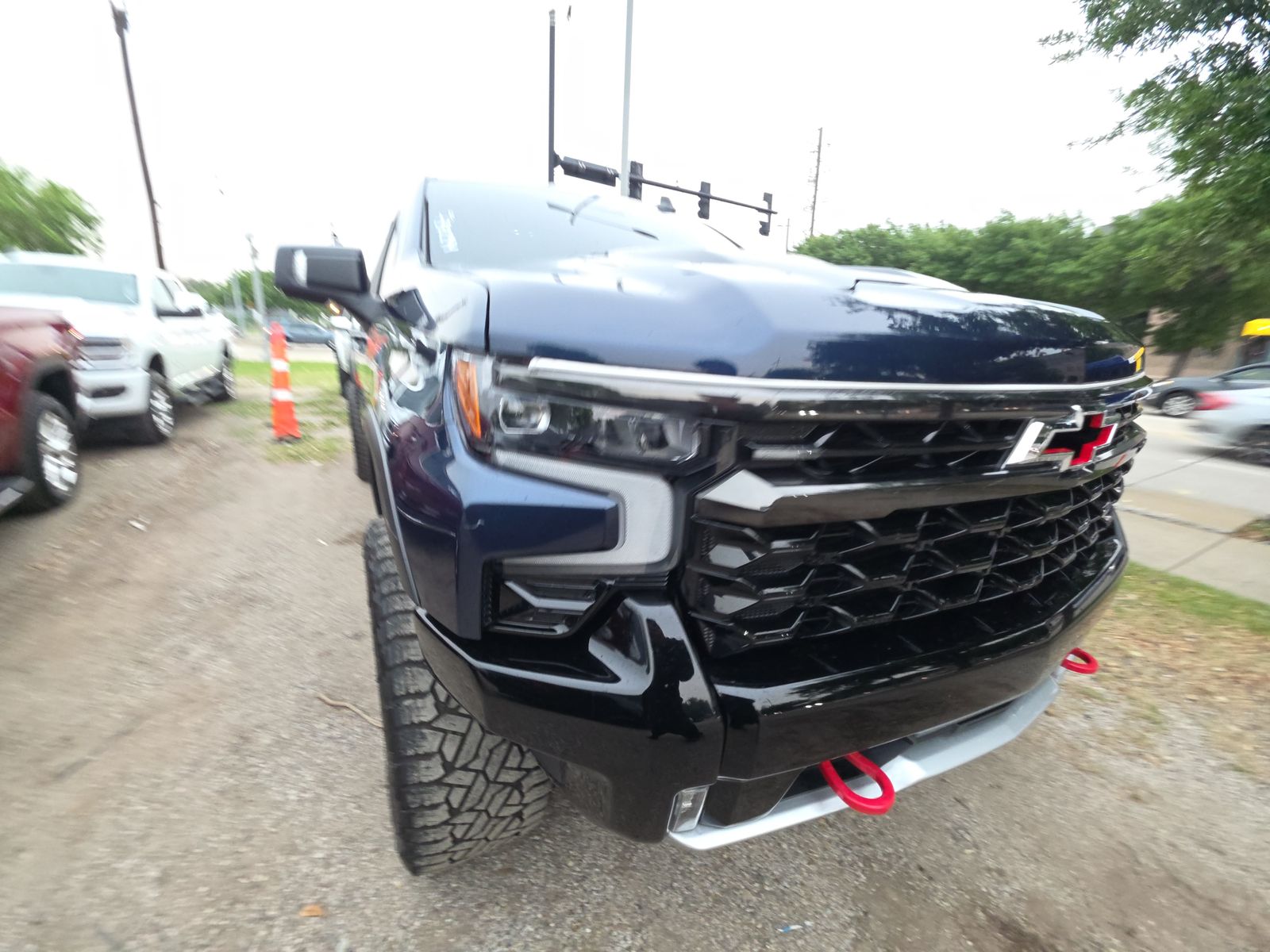 CHEVROLET SILVERADO - 4