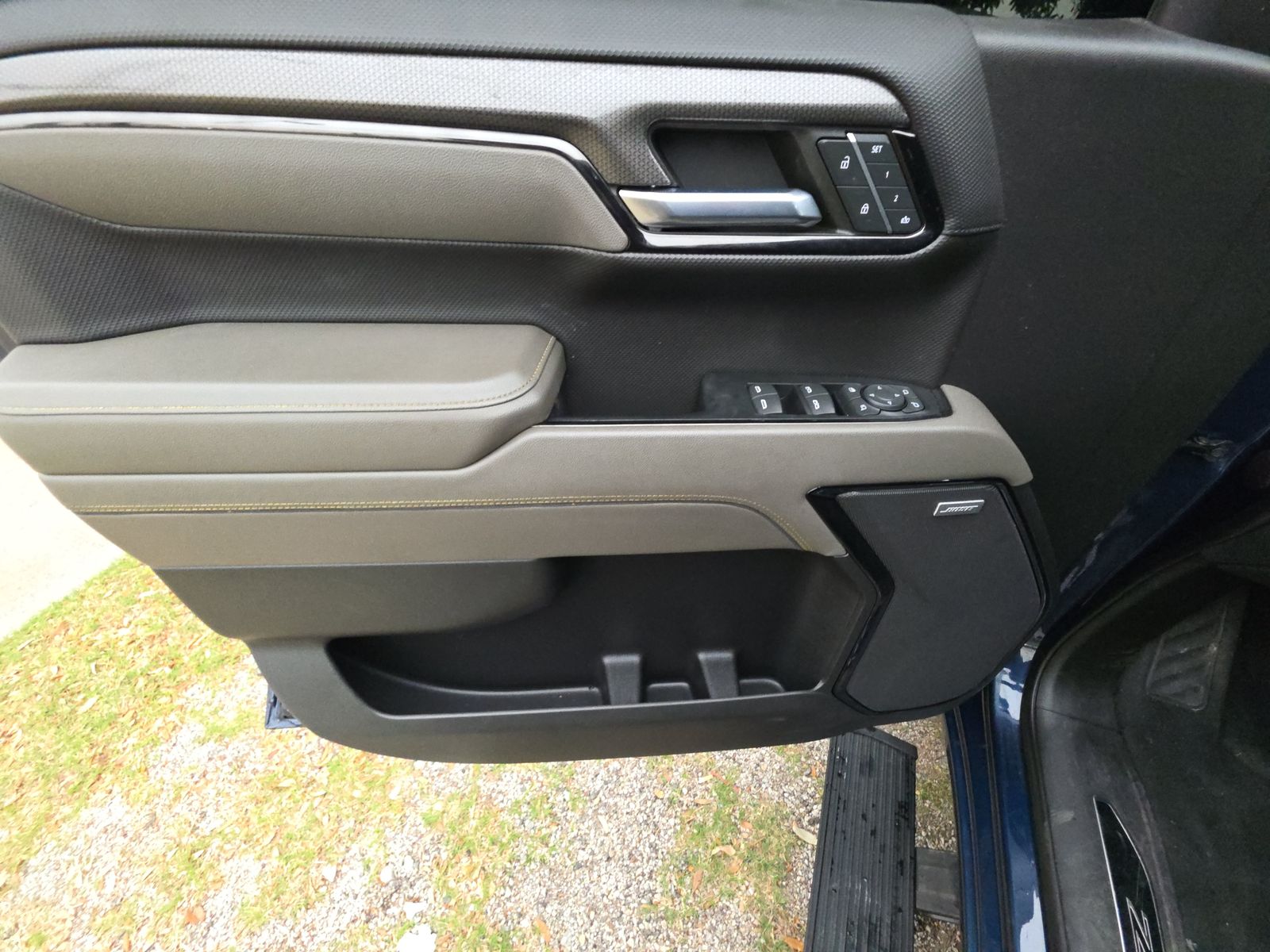 CHEVROLET SILVERADO - 10