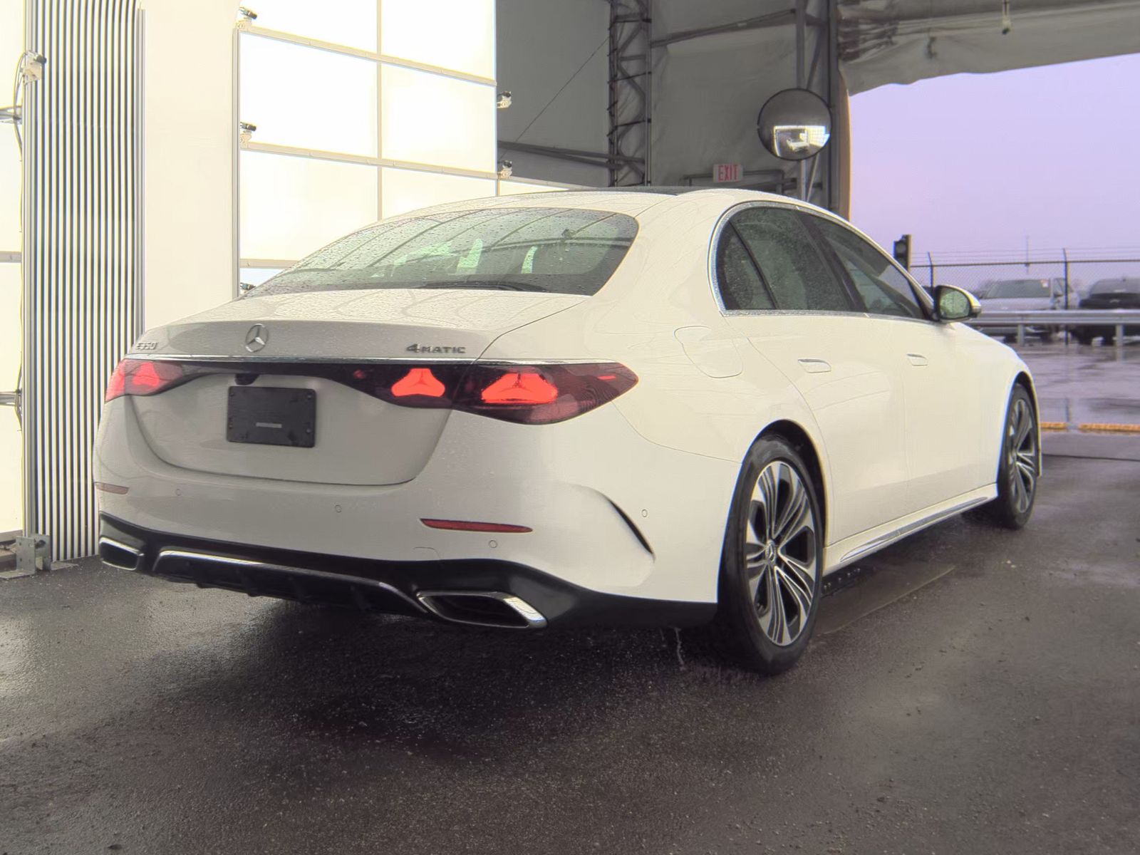 MERCEDES-BENZ E-CLASS - 5