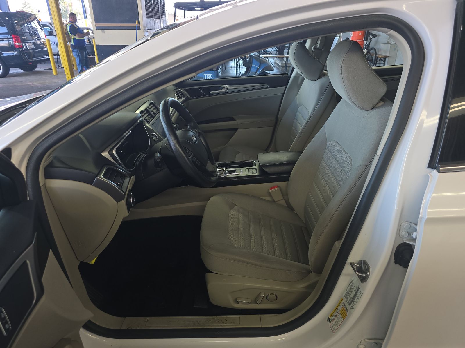 FORD FUSION - 8