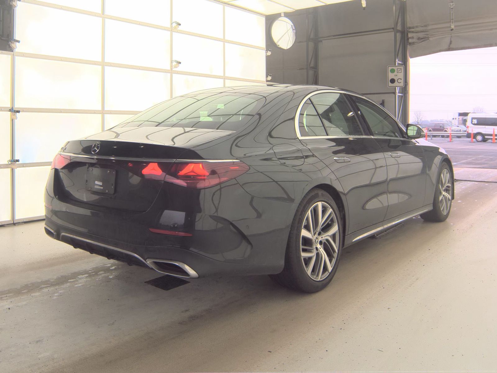 MERCEDES-BENZ E-CLASS - 5