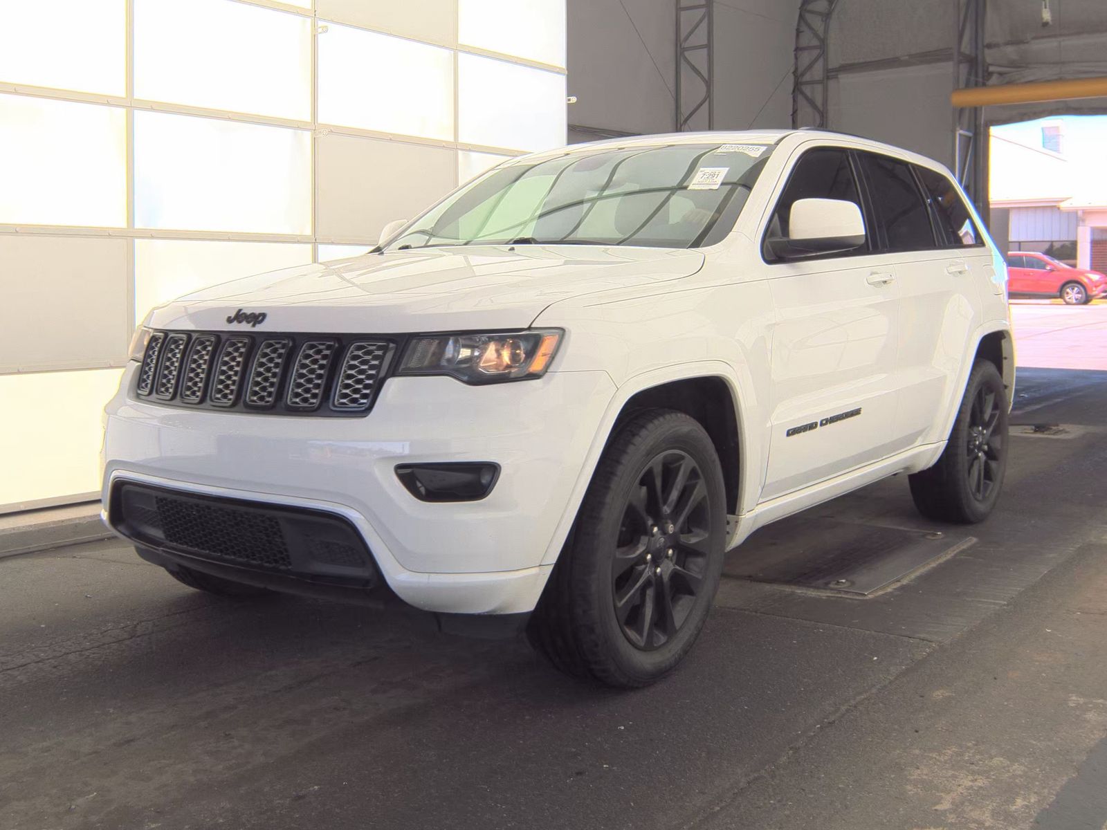 JEEP GRAND CHEROKEE - 1