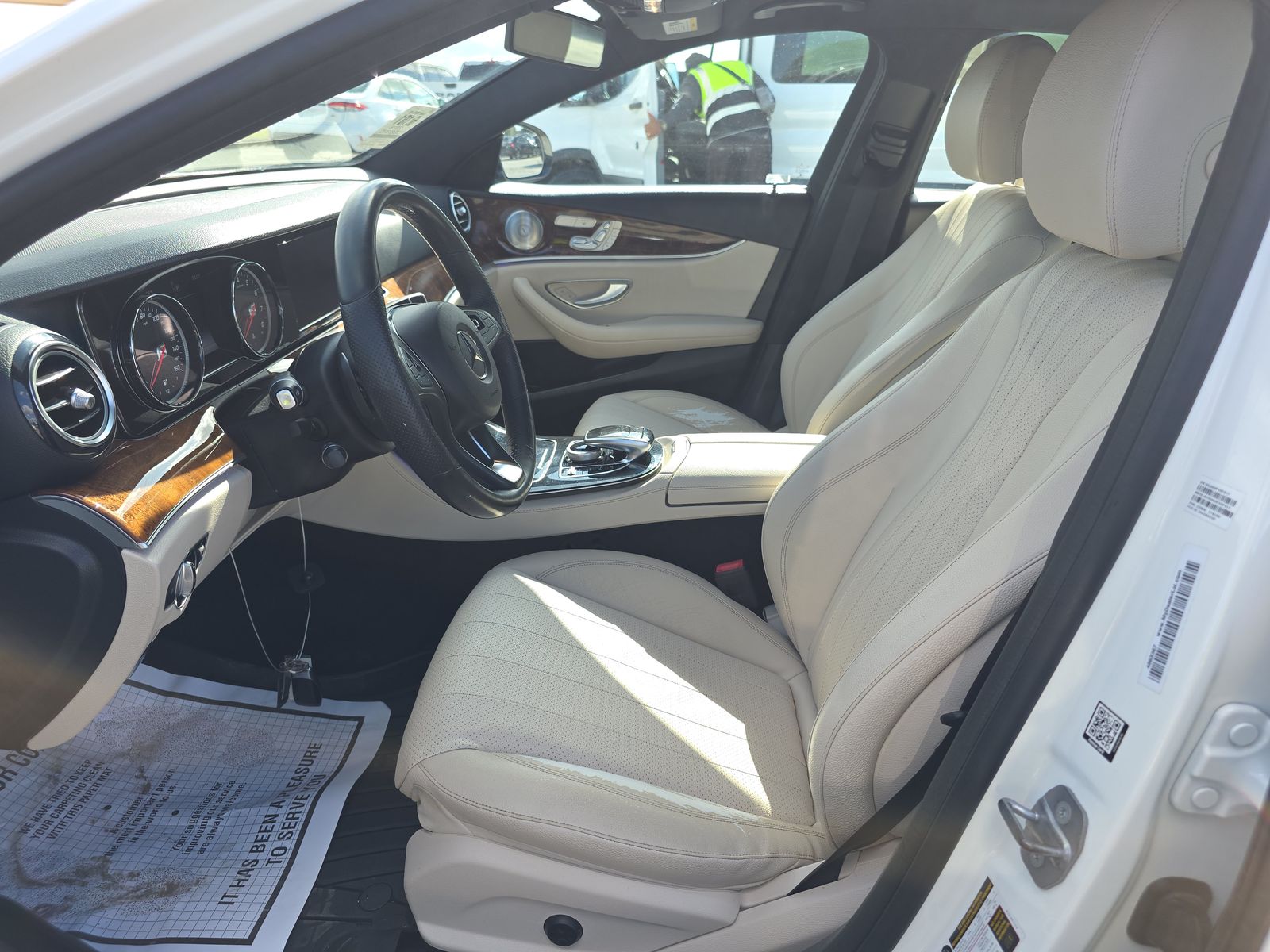 MERCEDES-BENZ E-CLASS - 8