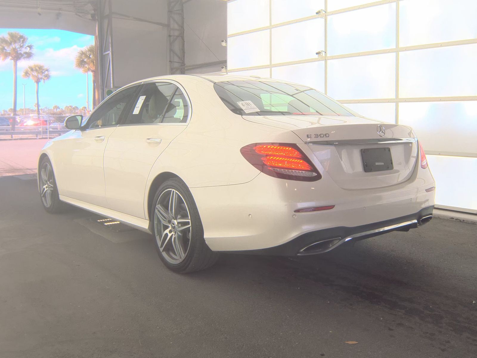 MERCEDES-BENZ E-CLASS - 7