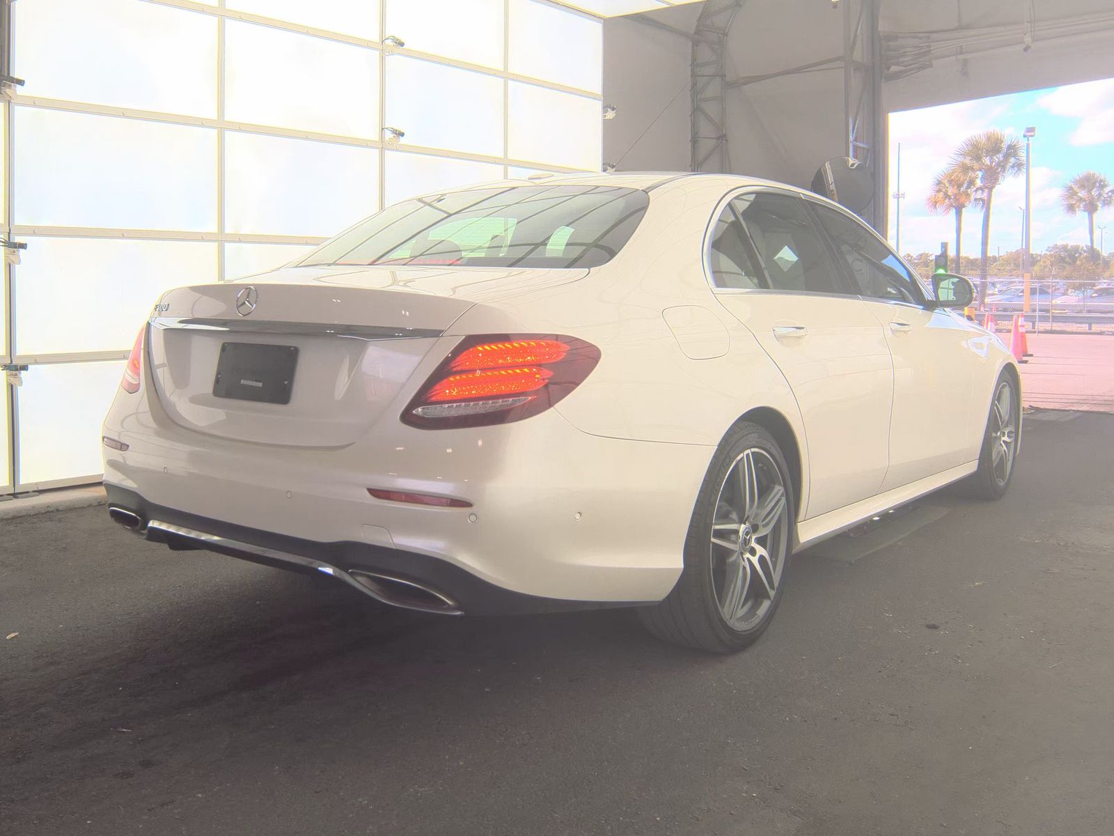 MERCEDES-BENZ E-CLASS - 5