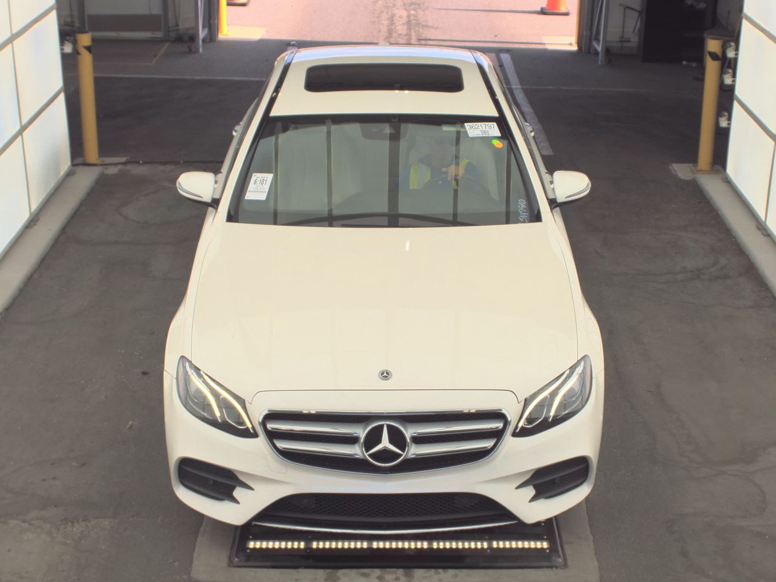 MERCEDES-BENZ E-CLASS - 3