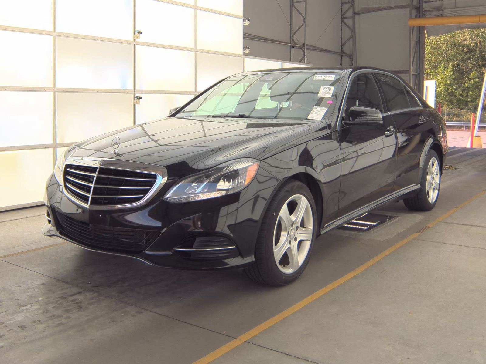 MERCEDES-BENZ E-CLASS - 1