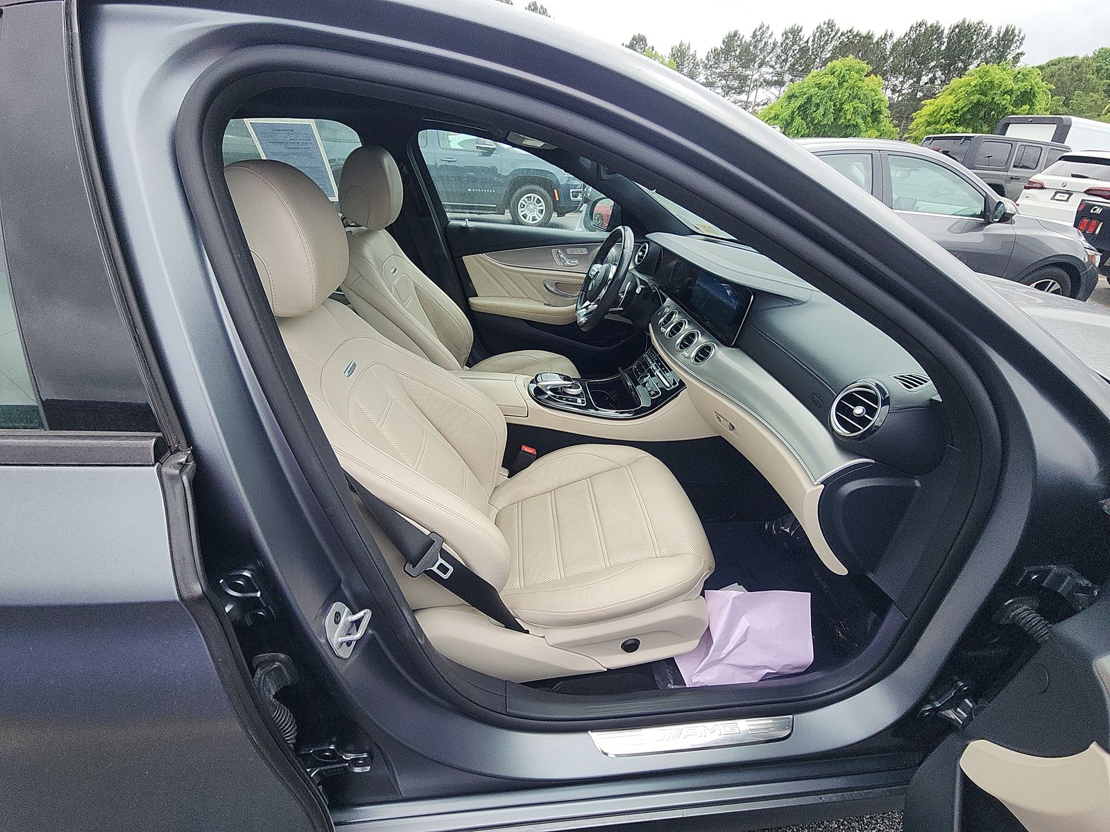 MERCEDES-BENZ E-CLASS AMG - 9