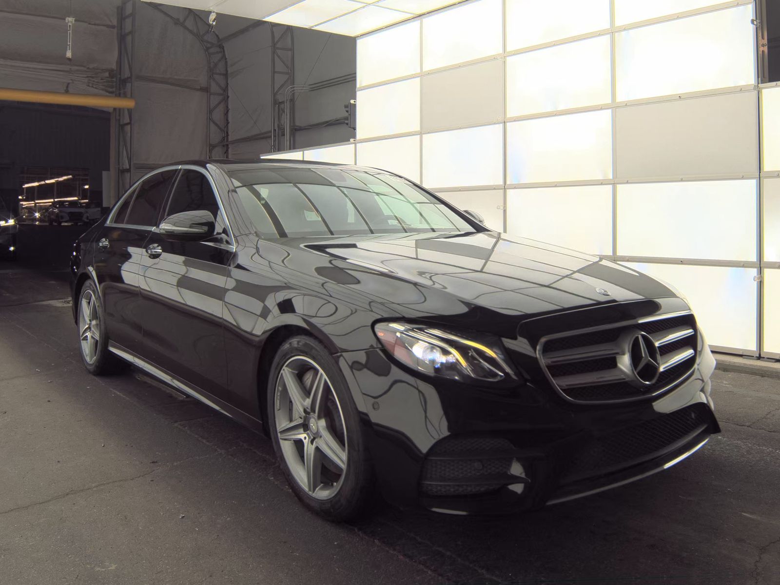 MERCEDES-BENZ E-CLASS - 4