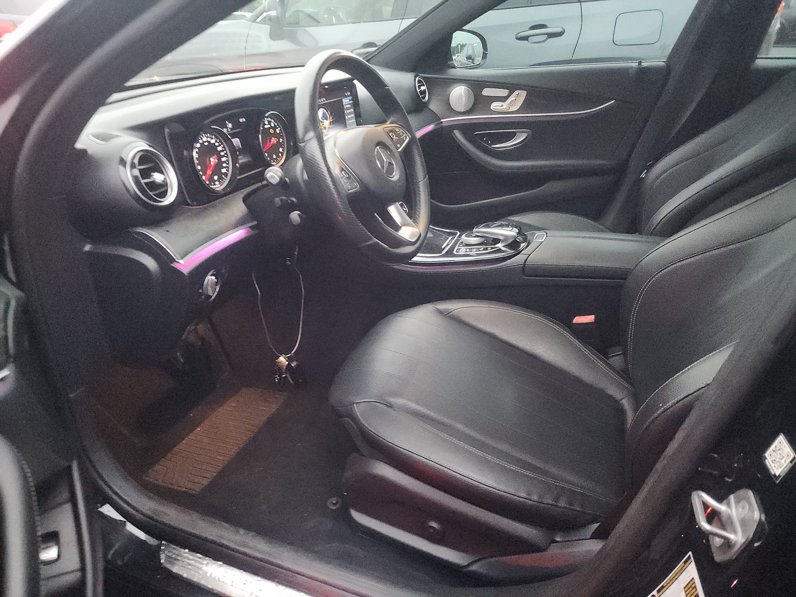 MERCEDES-BENZ E-CLASS - 8