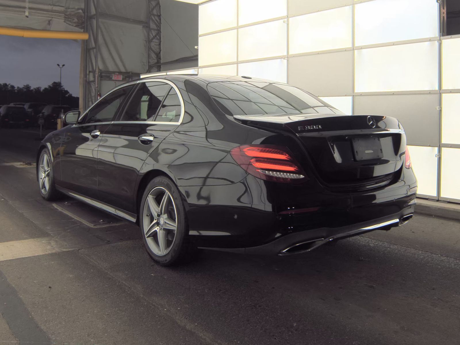 MERCEDES-BENZ E-CLASS - 7