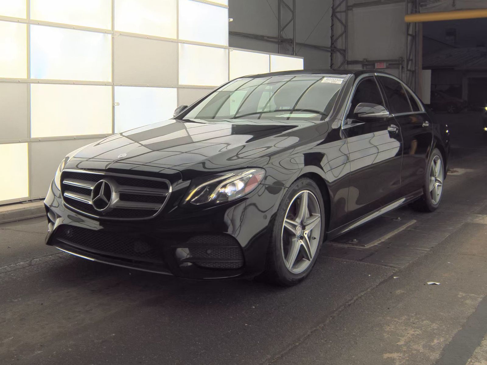 MERCEDES-BENZ E-CLASS - 1