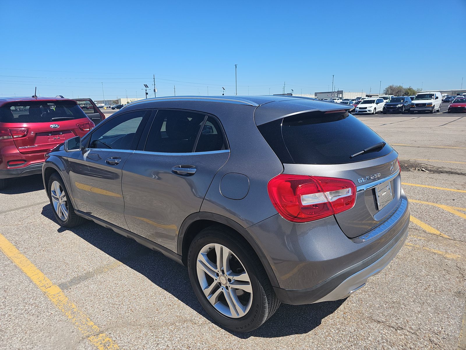 MERCEDES-BENZ GLA - 7