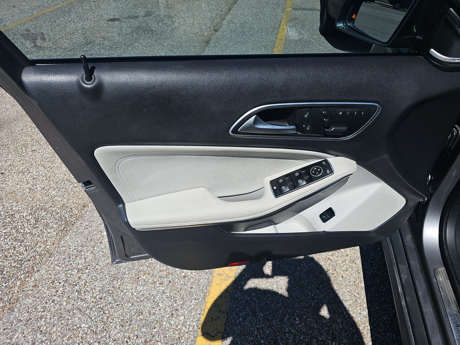 MERCEDES-BENZ GLA - 10