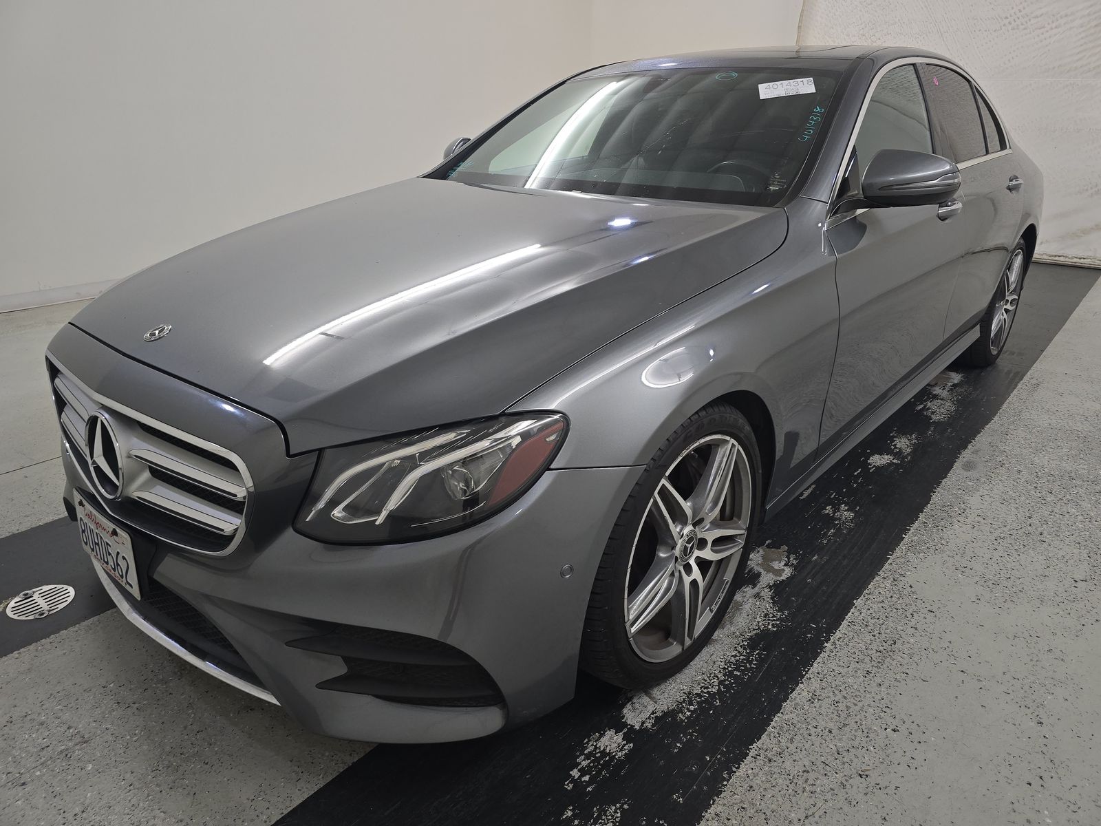MERCEDES-BENZ E-CLASS - 1