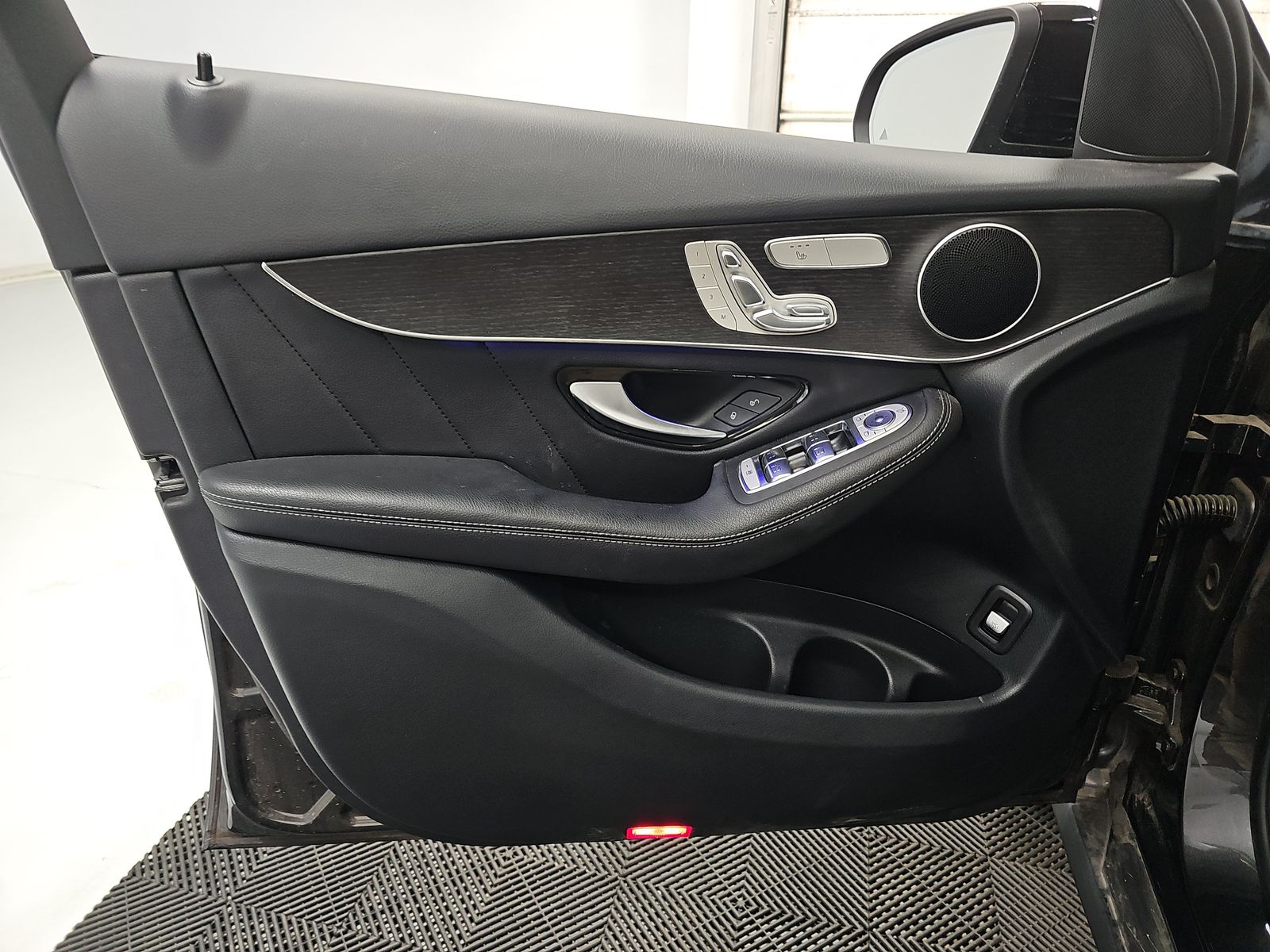 MERCEDES-BENZ GLC-CLASS - 10