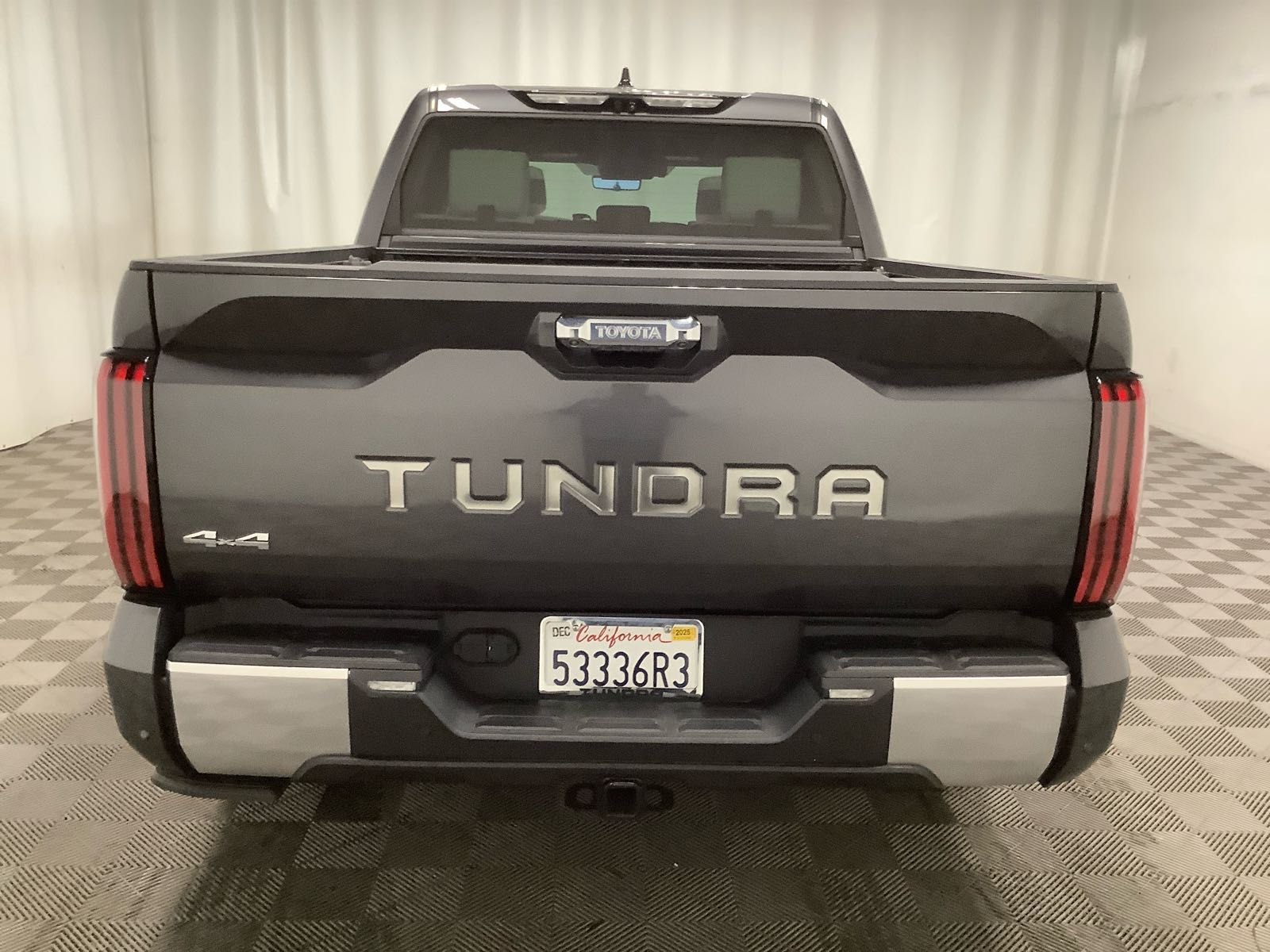TOYOTA TUNDRA - 4
