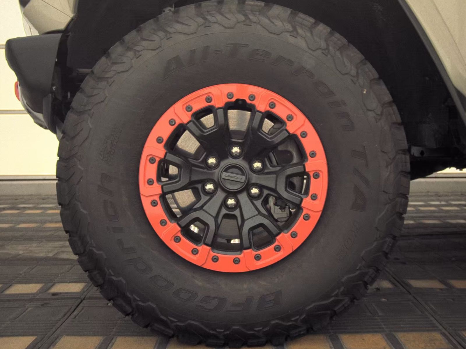 FORD BRONCO - 10