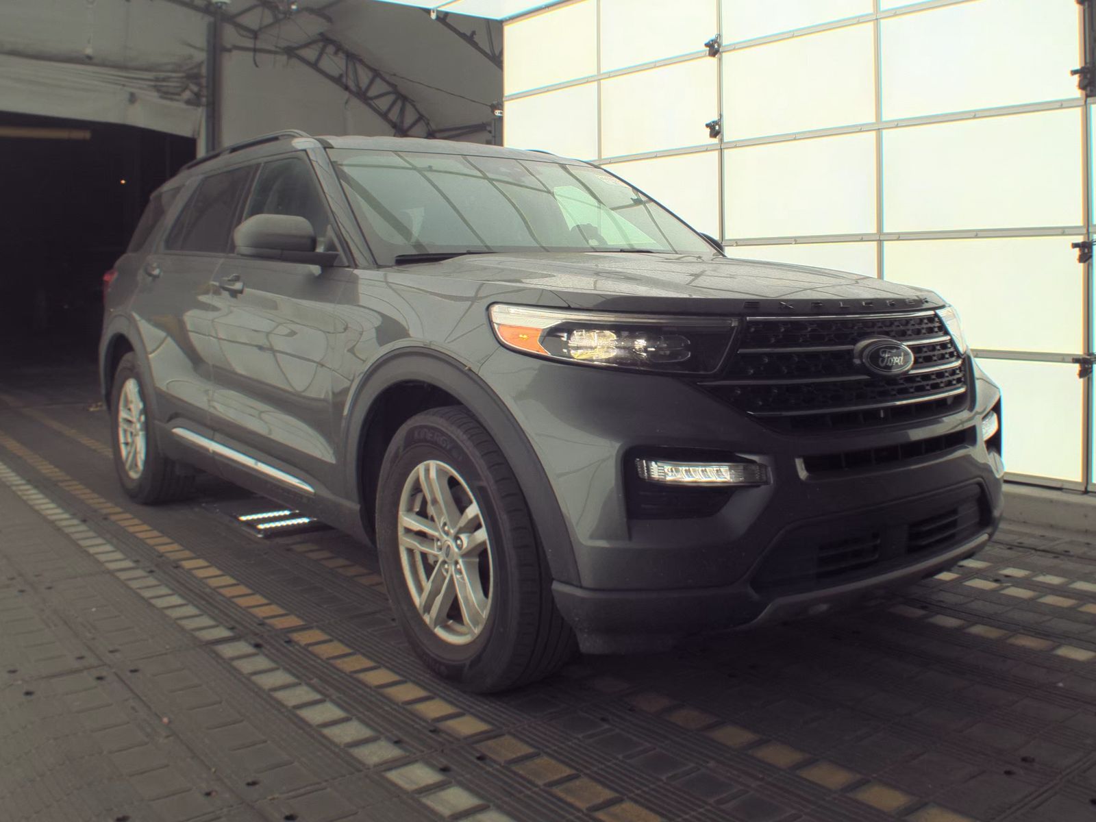 FORD EXPLORER - 5