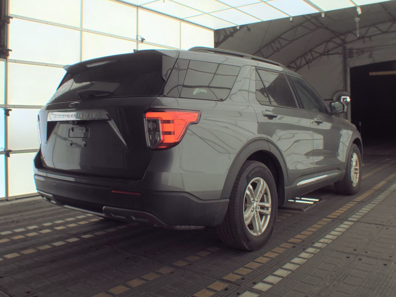 FORD EXPLORER - 6