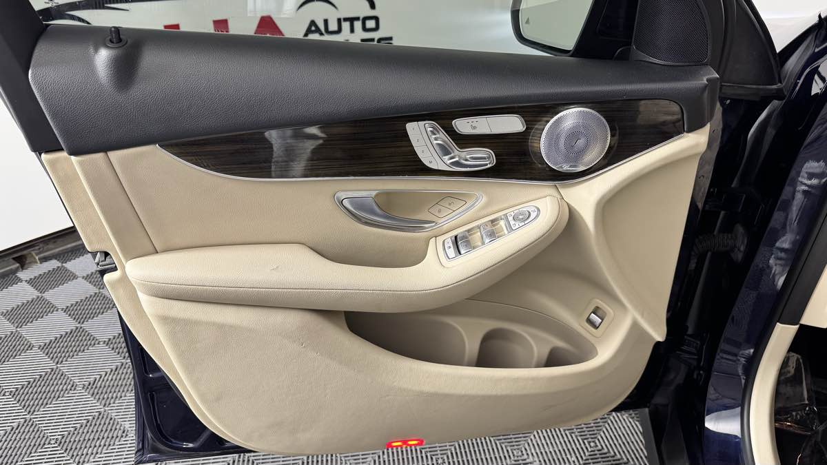 2018 Mercedes-Benz GLC GLC 300 AWD