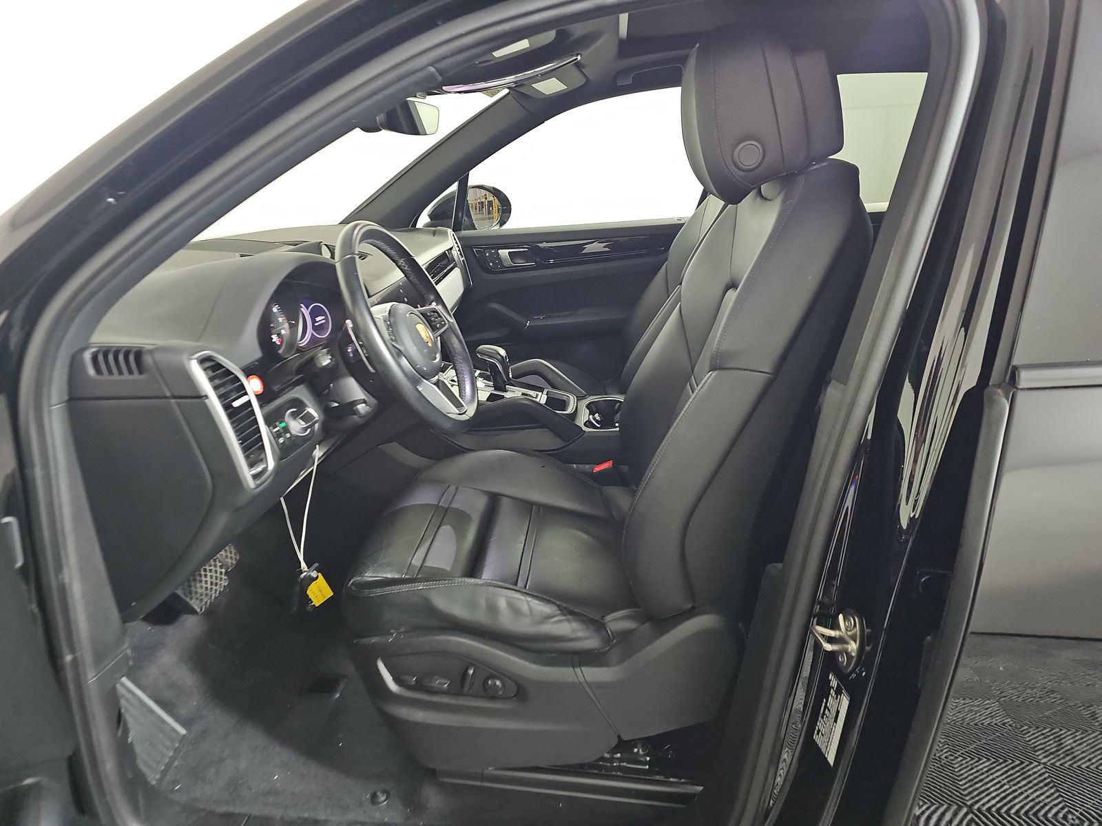 PORSCHE CAYENNE - 8