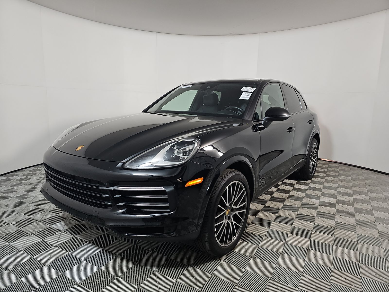 PORSCHE CAYENNE - 1