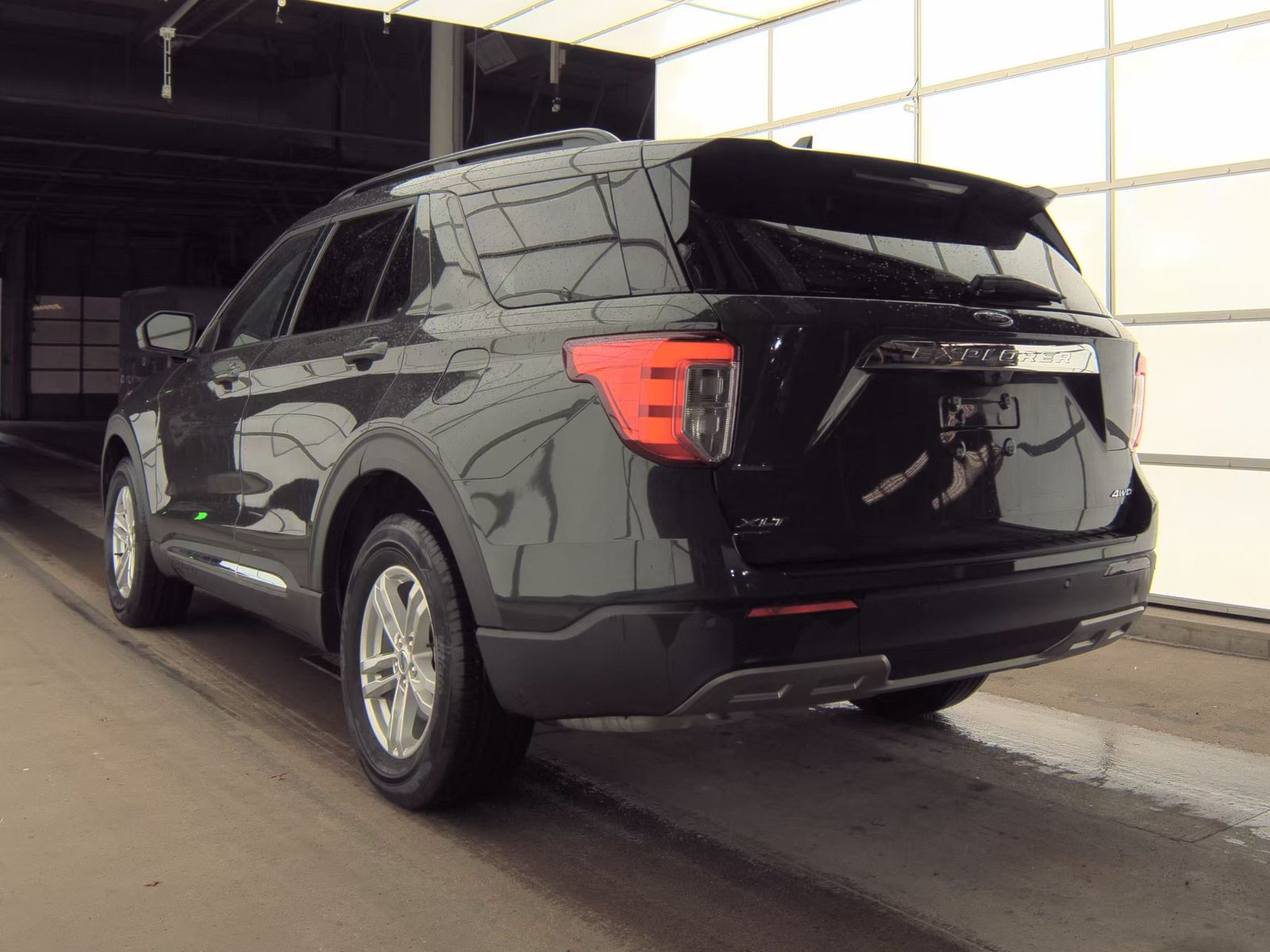 FORD EXPLORER - 9