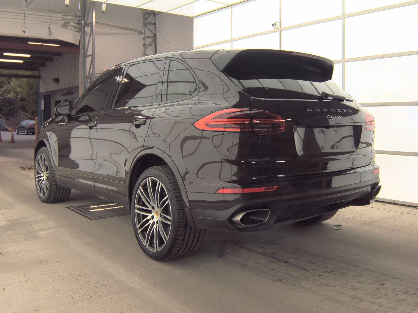 PORSCHE CAYENNE - 9