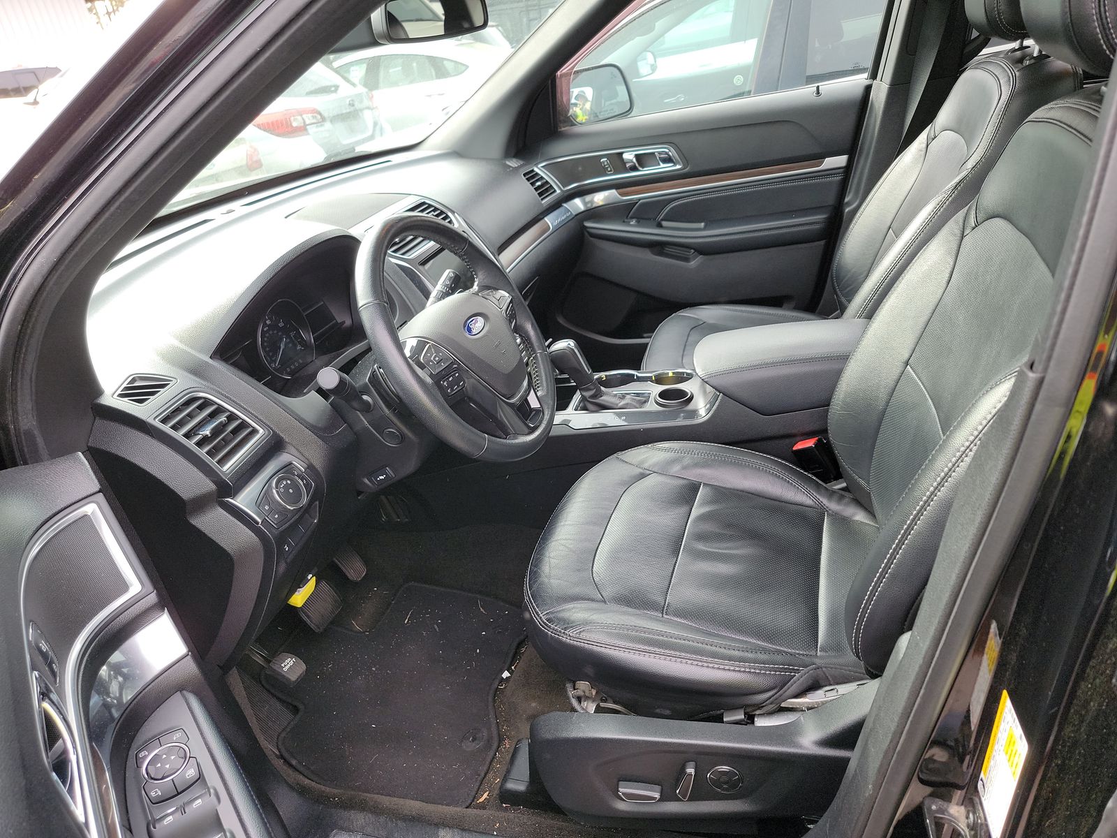 FORD EXPLORER - 8