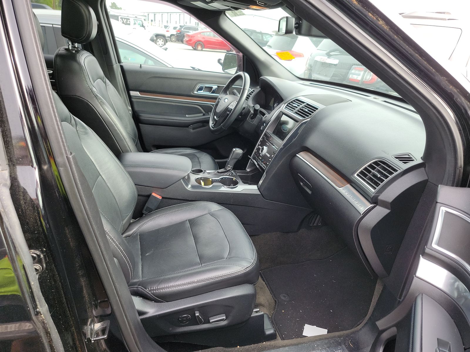 FORD EXPLORER - 9
