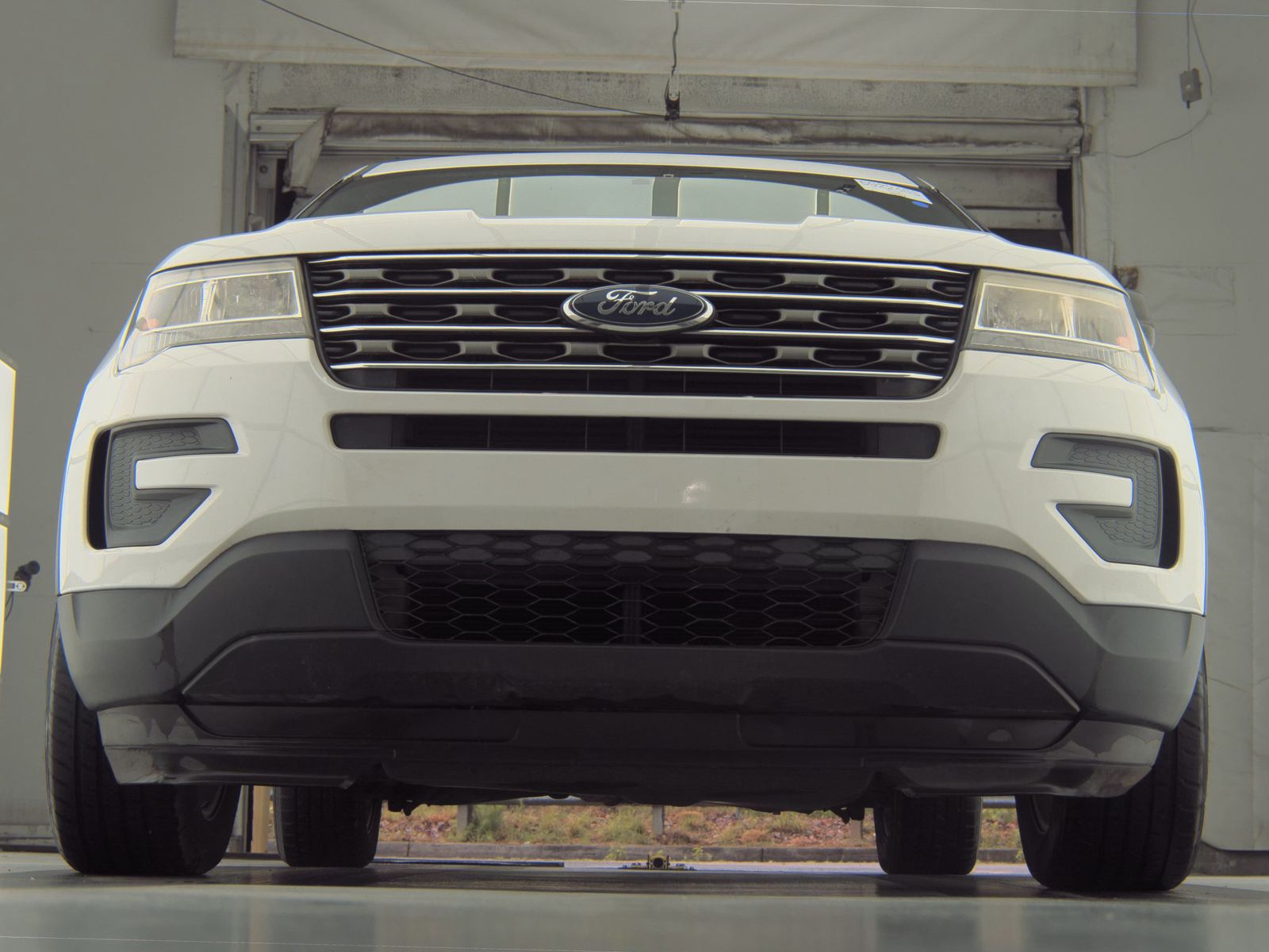 FORD EXPLORER - 4