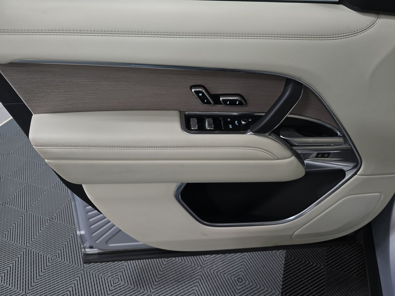 LAND ROVER RANGE ROVER - 10