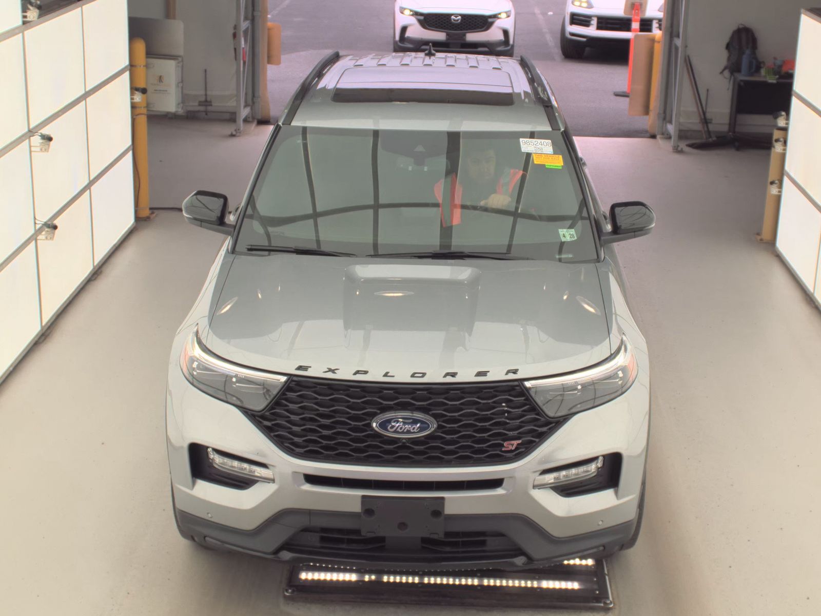 FORD EXPLORER - 3