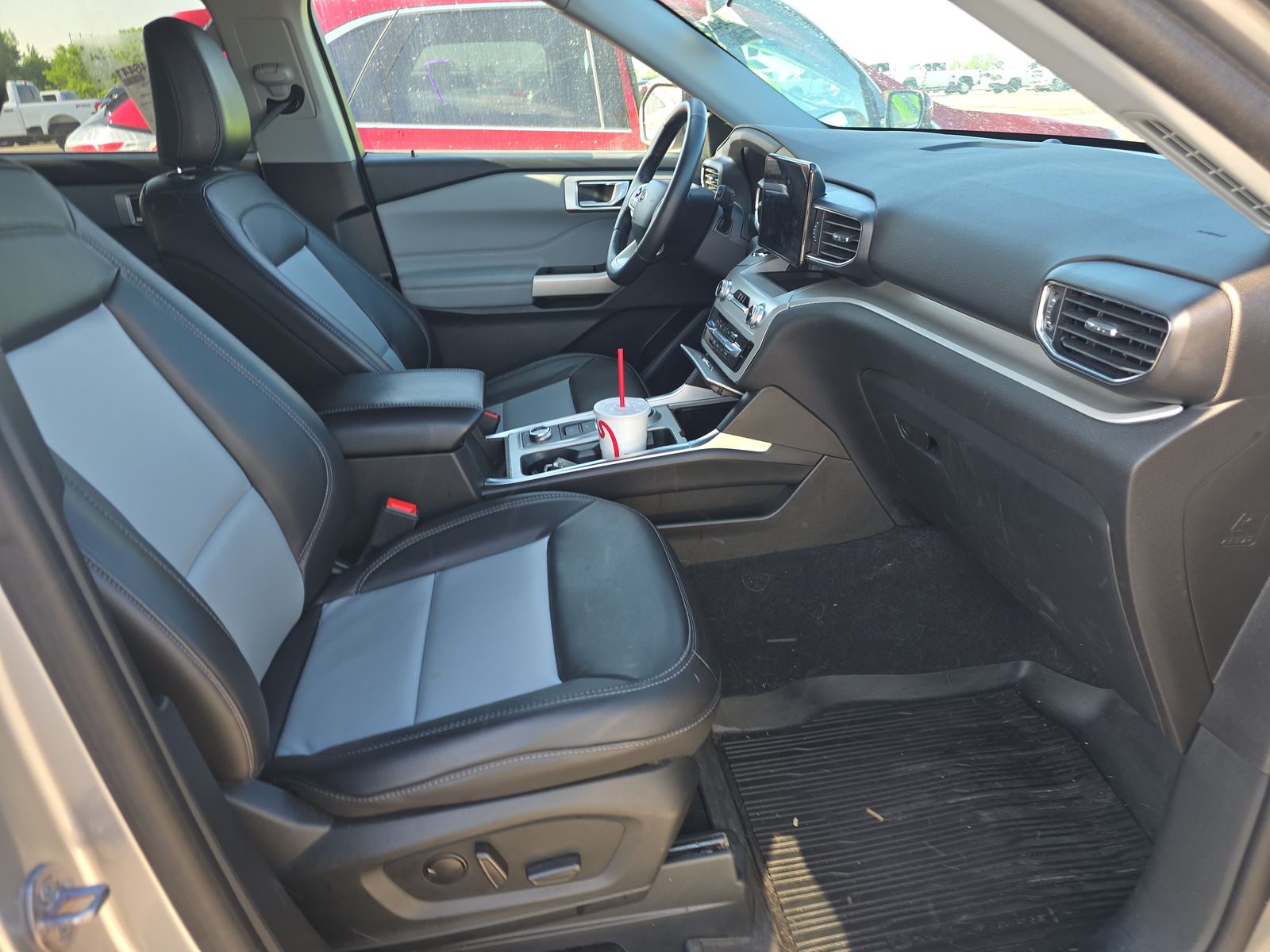 FORD EXPLORER - 9