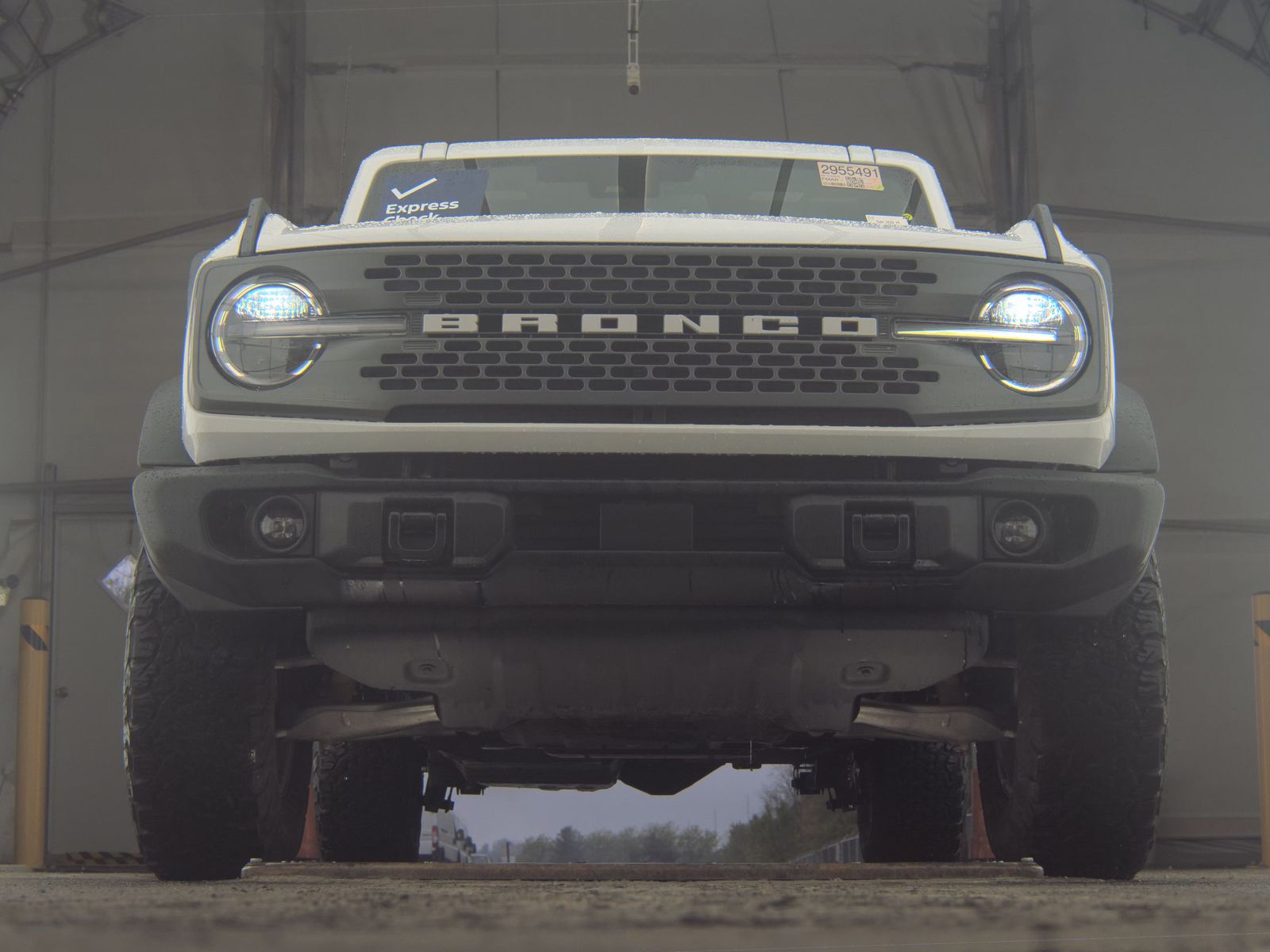 FORD BRONCO - 4