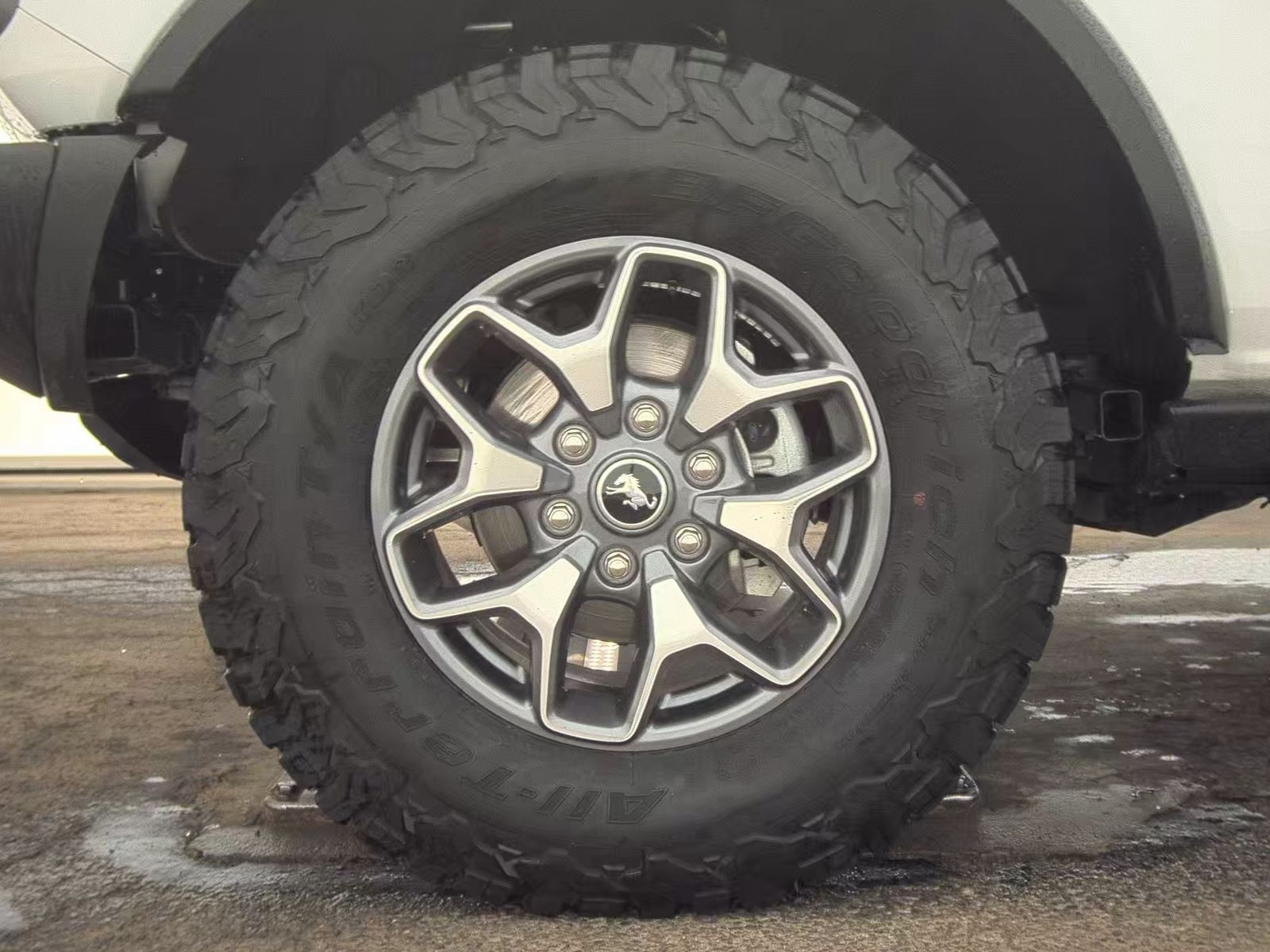 FORD BRONCO - 10