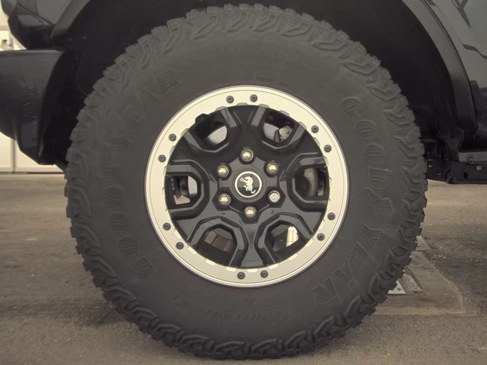 FORD BRONCO - 10