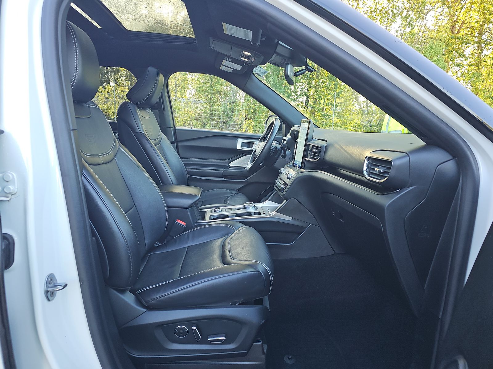 FORD EXPLORER - 9