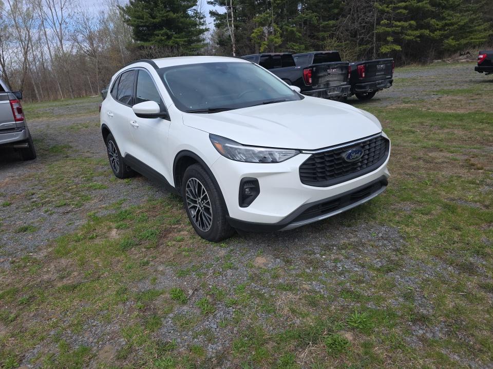 FORD ESCAPE - 4