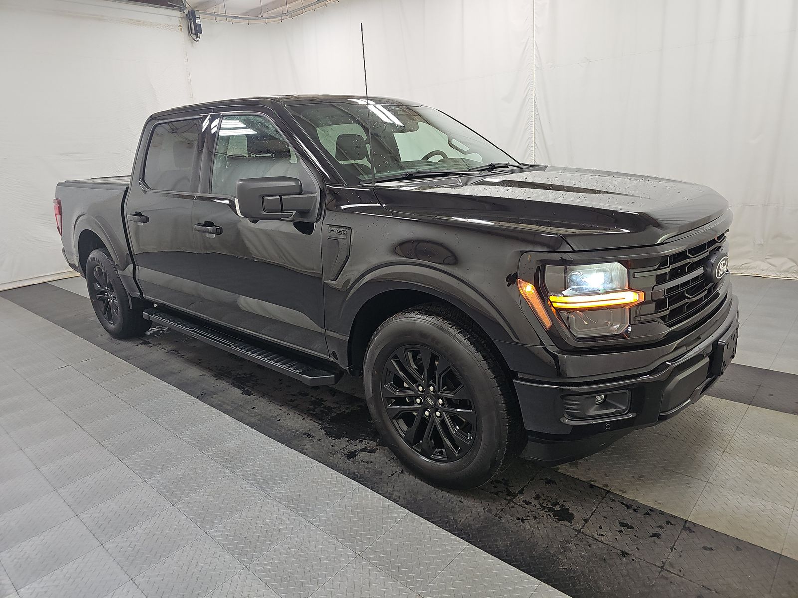 FORD F-150 - 4