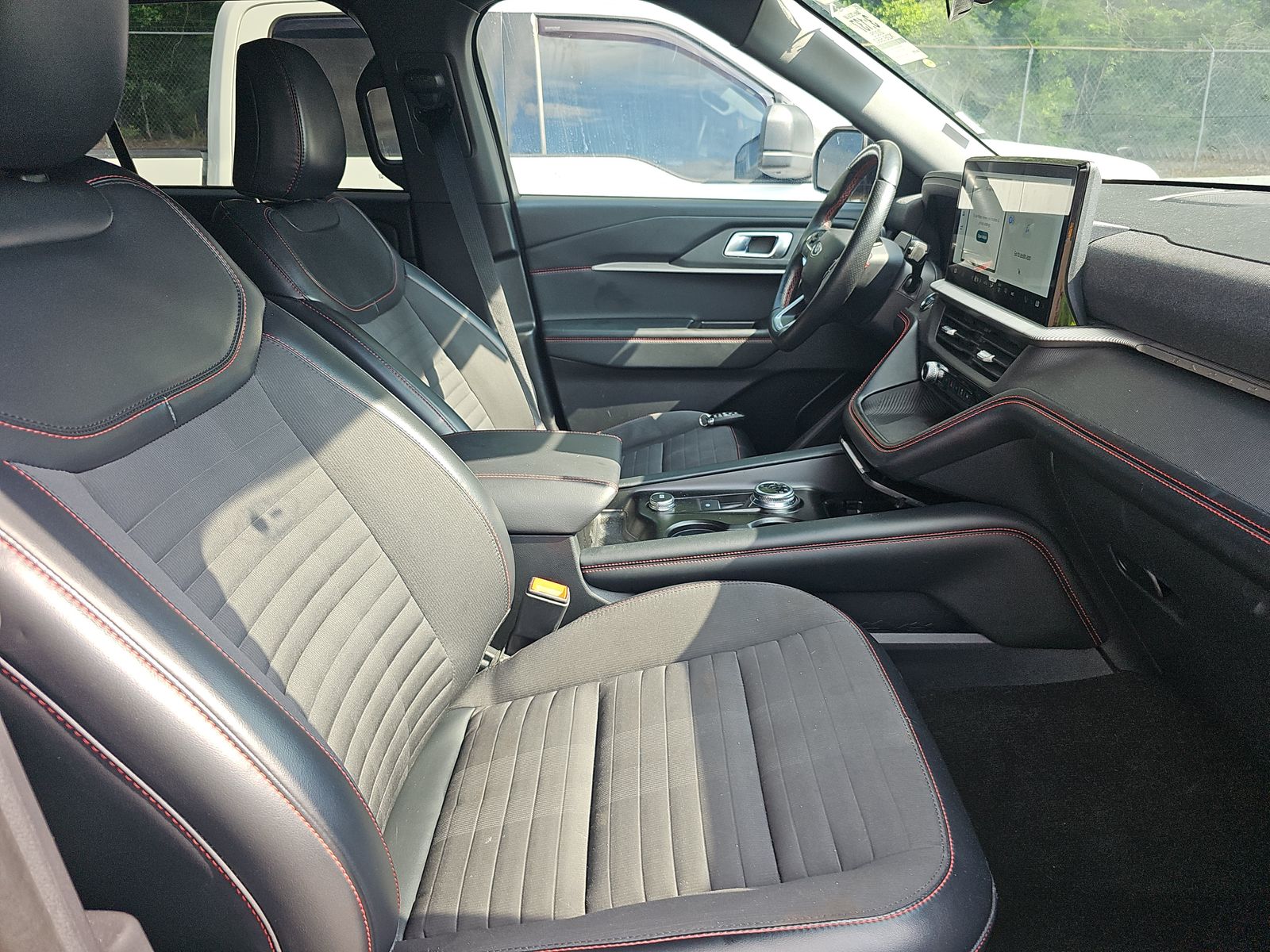 FORD EXPLORER - 9
