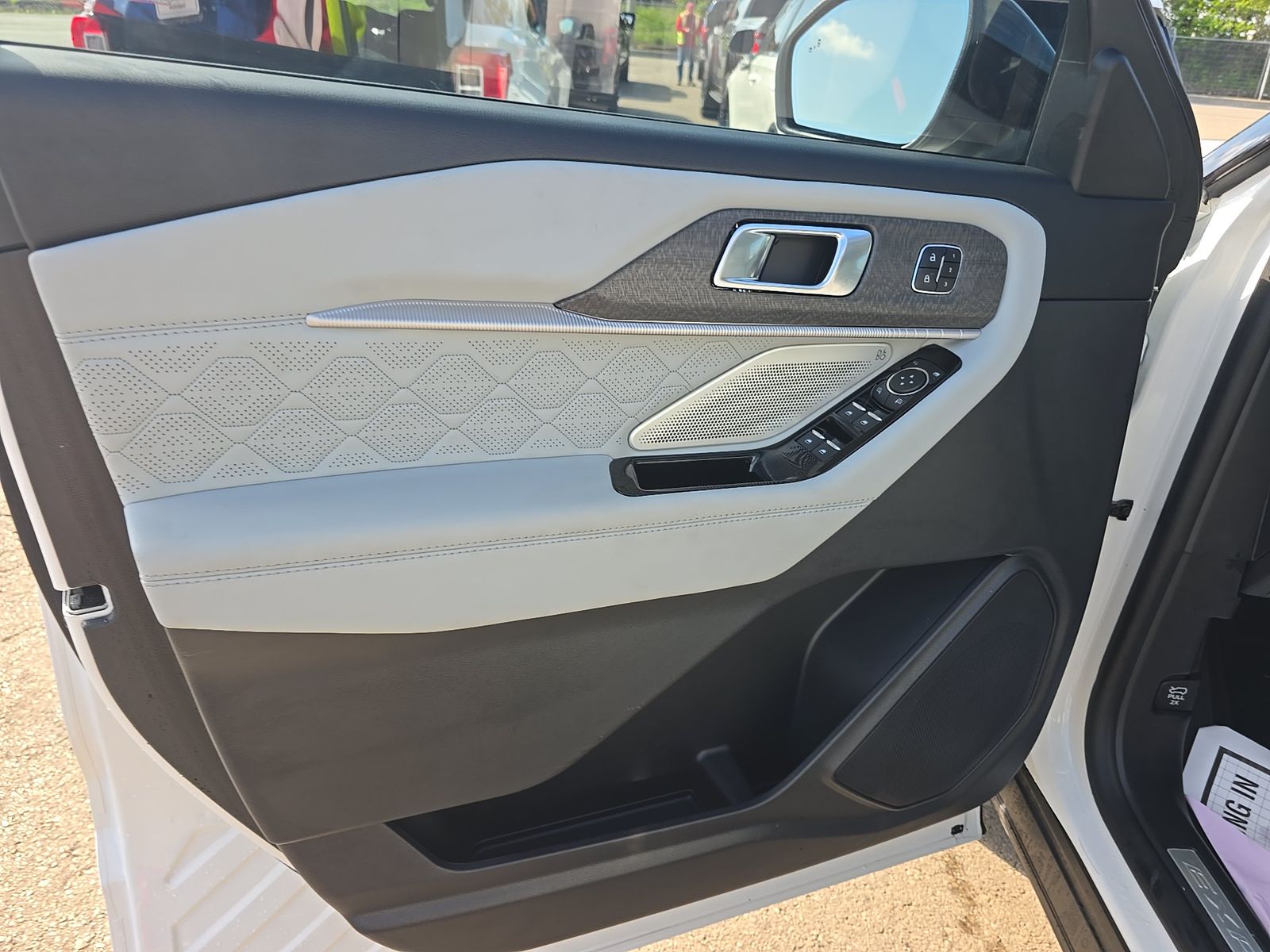 FORD EXPLORER - 10