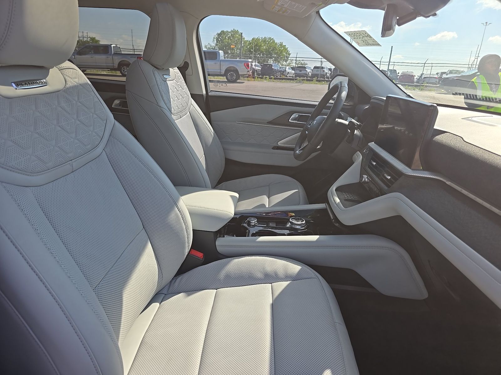 FORD EXPLORER - 9