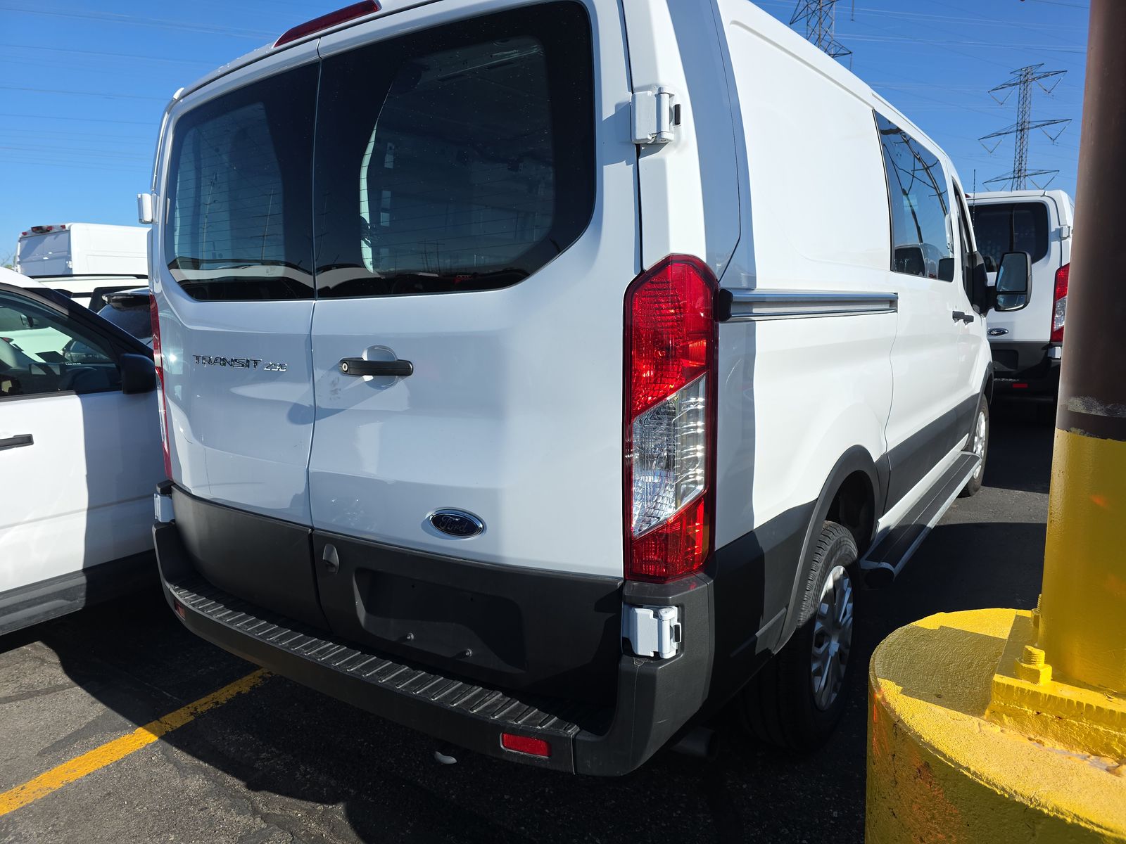 FORD TRANSIT 250 - 5