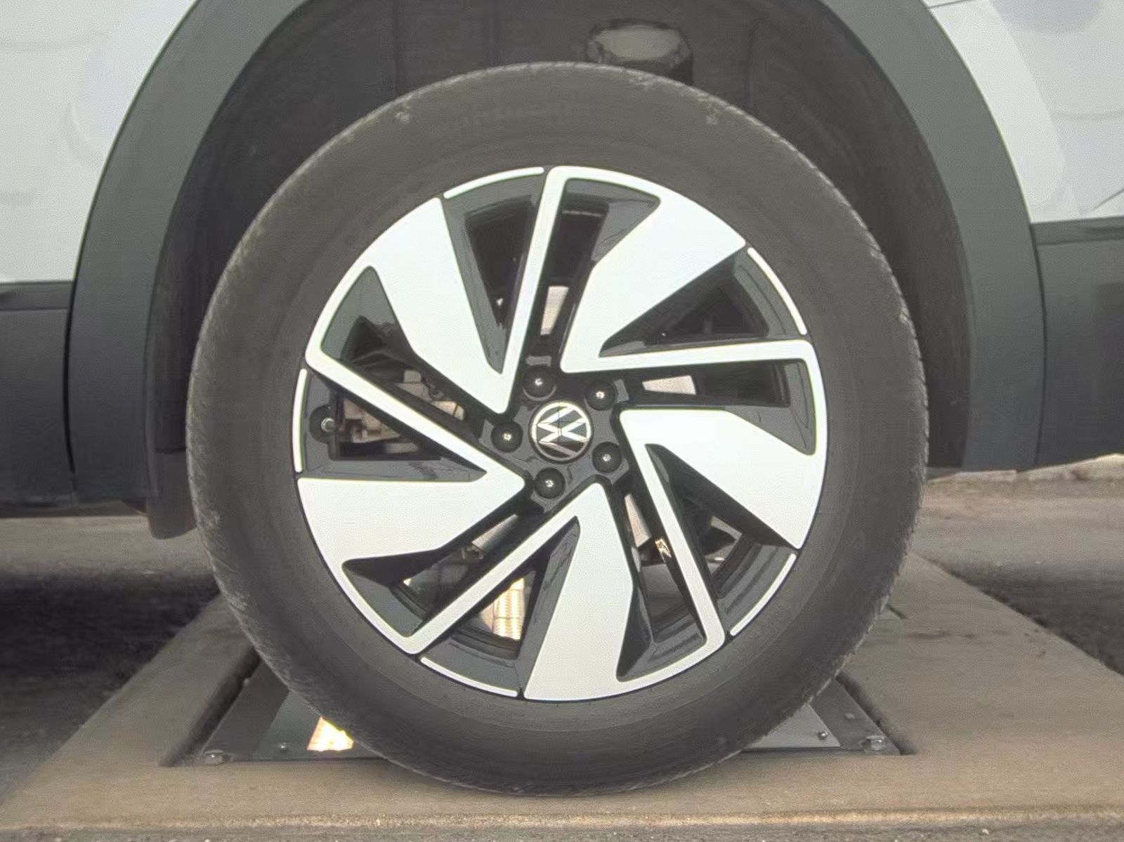 2025 Volkswagen Atlas 2.0T SE AWD