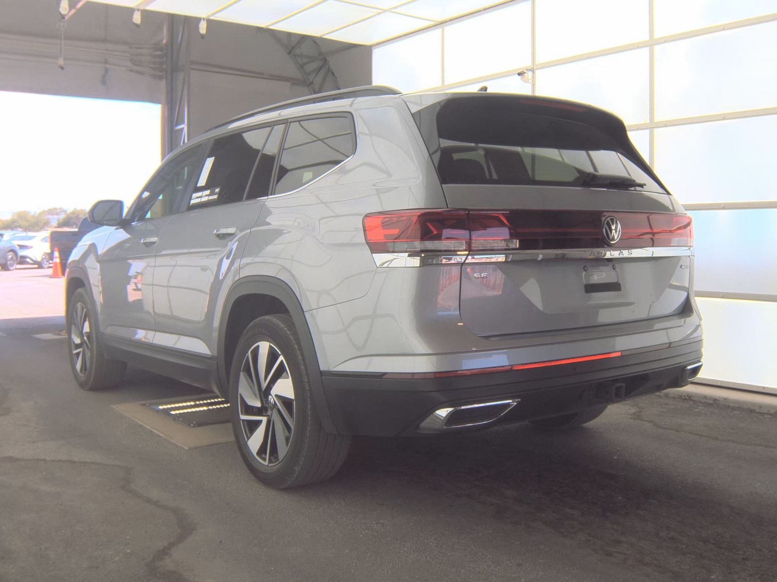 2025 Volkswagen Atlas 2.0T SE AWD