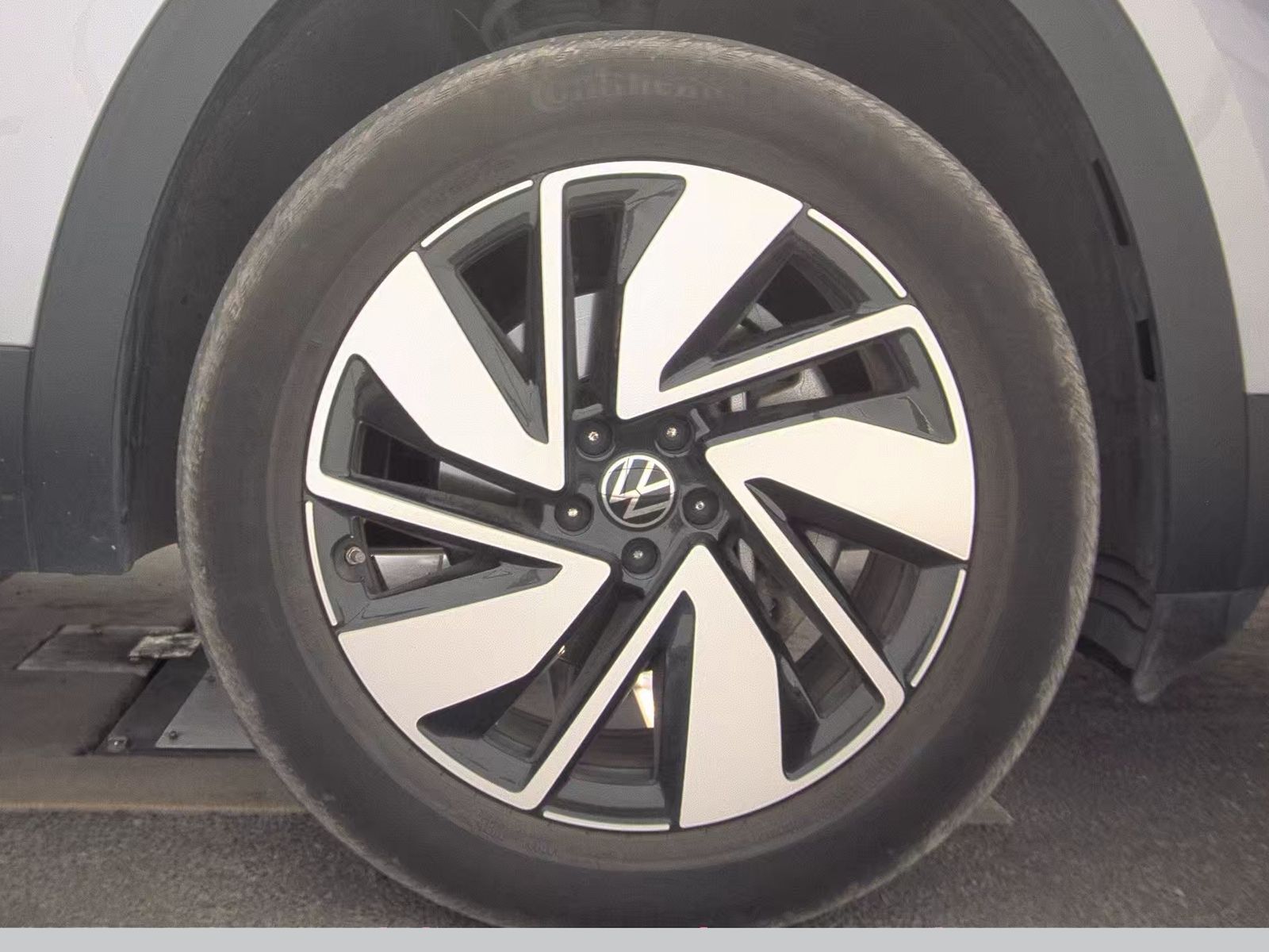 2025 Volkswagen Atlas 2.0T SE AWD