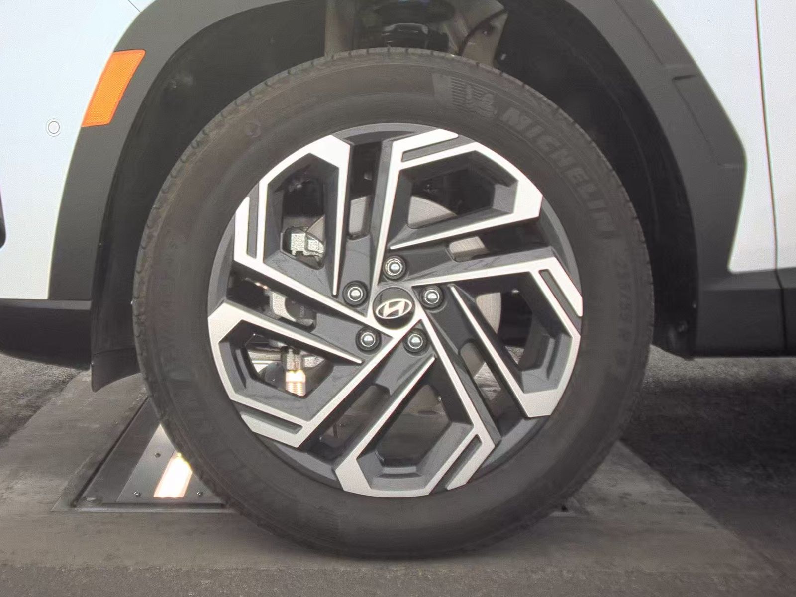 HYUNDAI TUCSON - 10